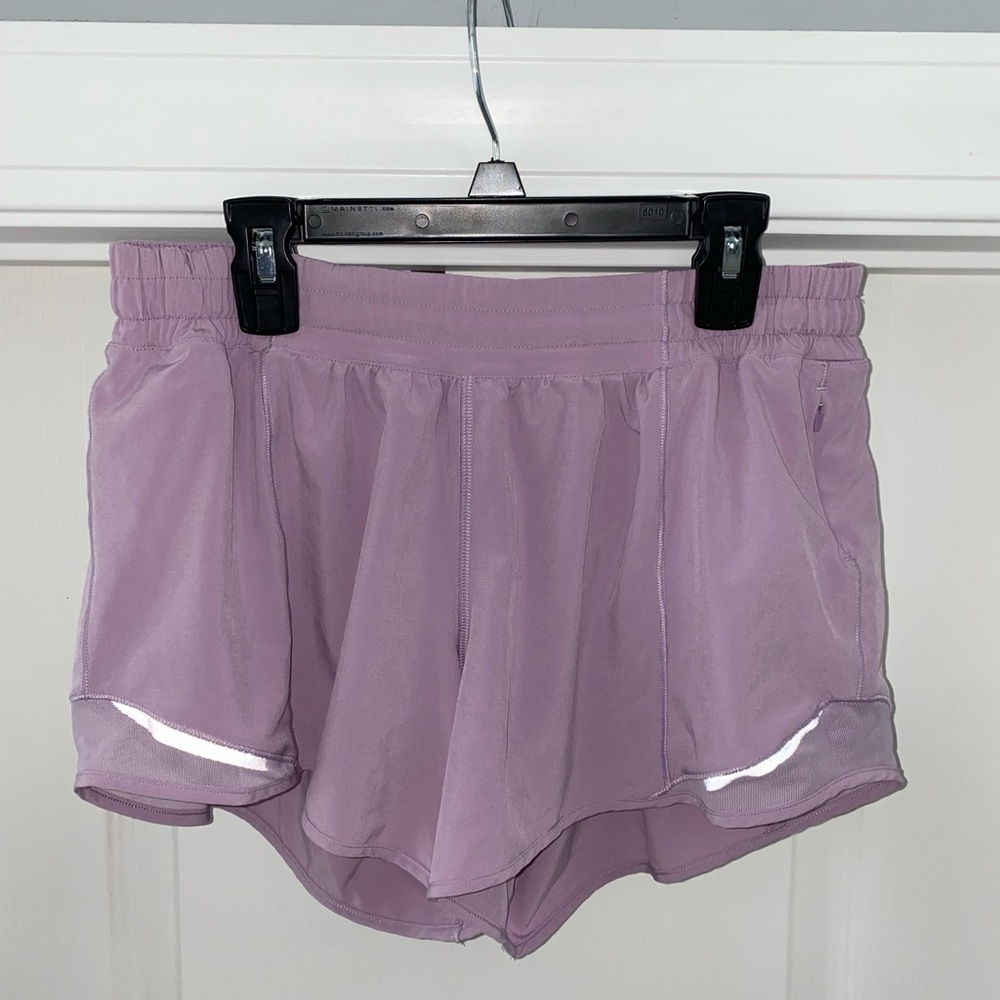 Lululemon Hotty Hot 4” shorts